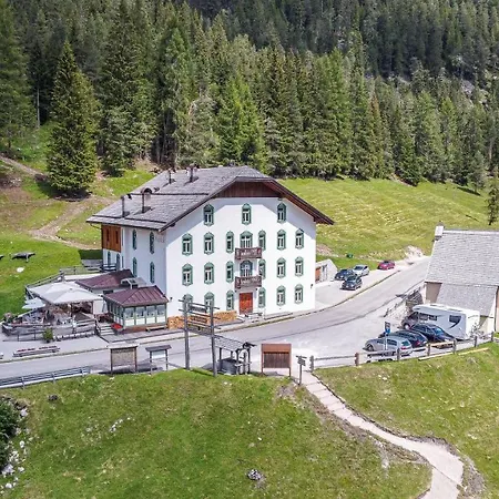 Rifugio Ospitale Han/Misafirhane Cortina dʼAmpezzo